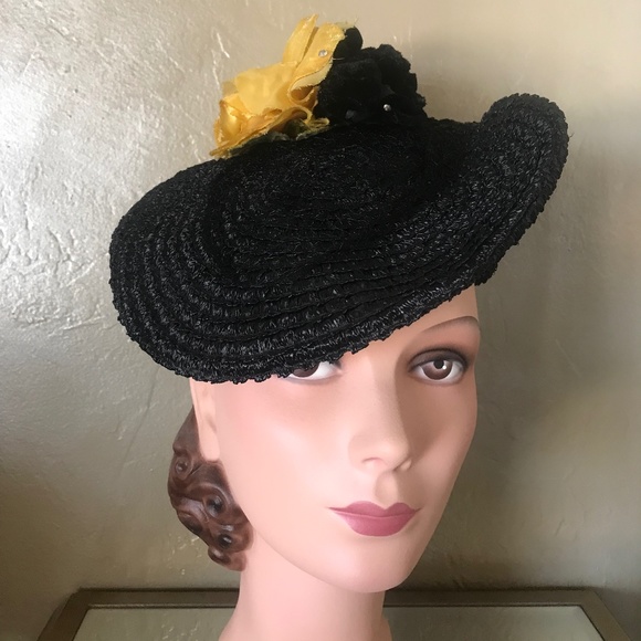 BLACK & ALLURING 1930s\' BLACK STRAW BERET WITH YELLOW FABRIC FLOWERS main image 12